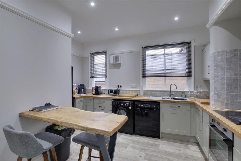 Property photo 3 of 11 Img_1053-Img_1055.Jpg