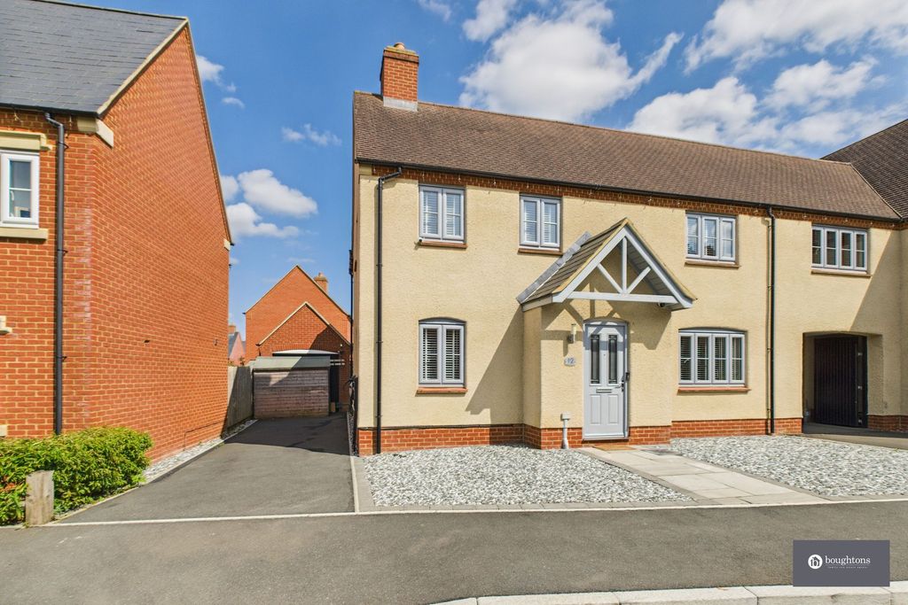 Property photo 1 of 33
