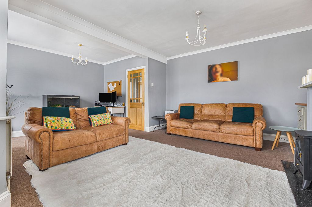 Property photo 2 of 24