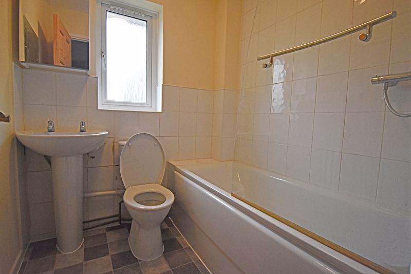 Property photo 3 of 6 Photo 4