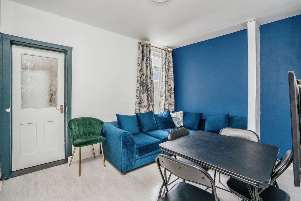 Property photo 3 of 17 Pbox-Img.Jpg