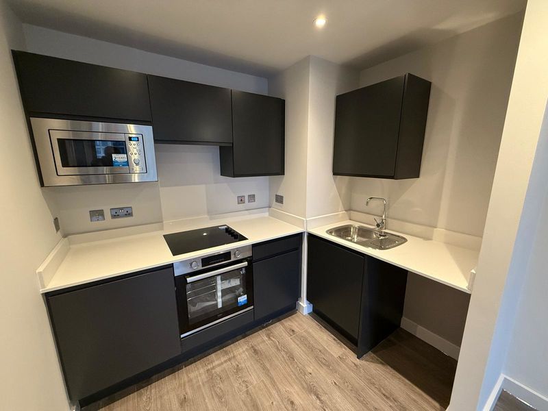 Property photo 1 of 8 Photo 4