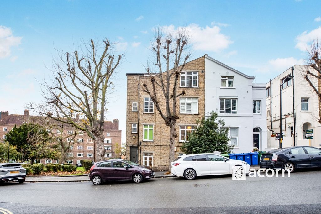 Property photo 3 of 10 External