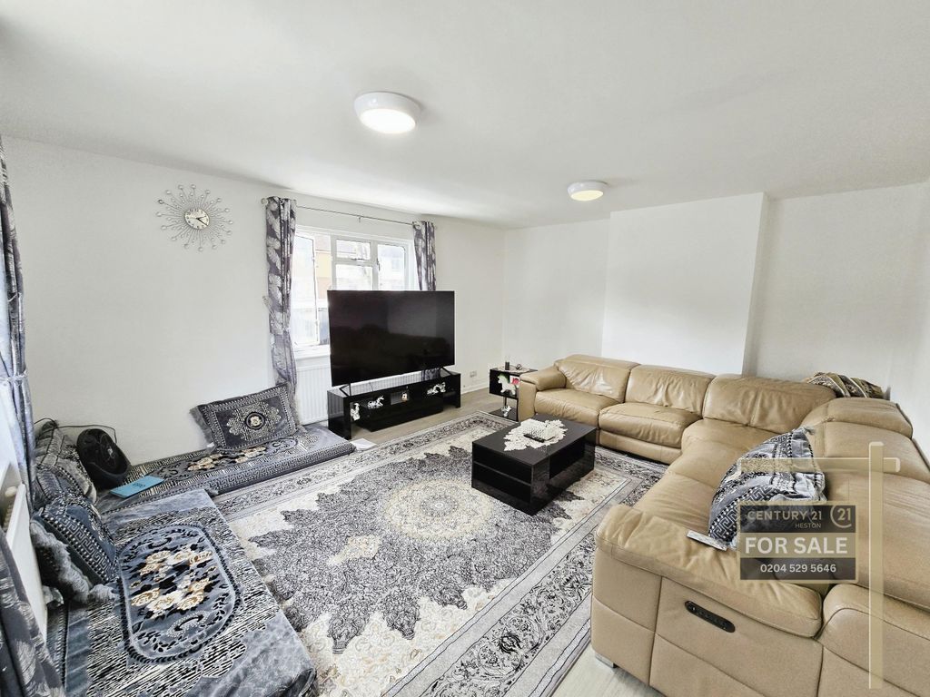 Property photo 3 of 19