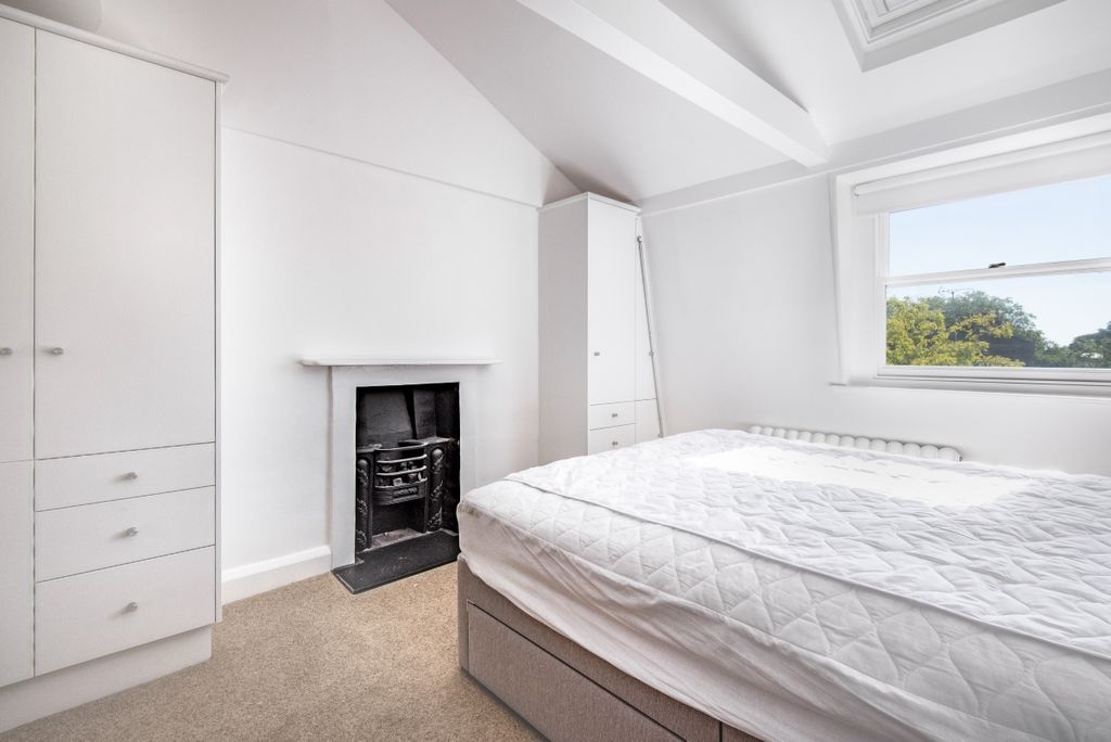 Property photo 2 of 7 610998 (4)