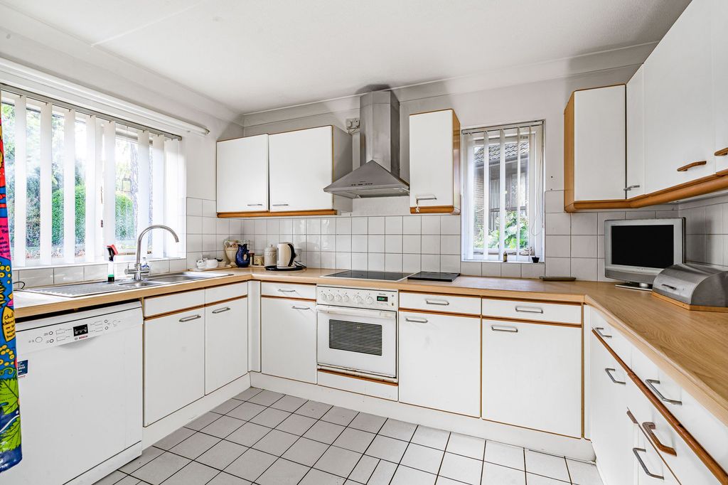 Property photo 3 of 18