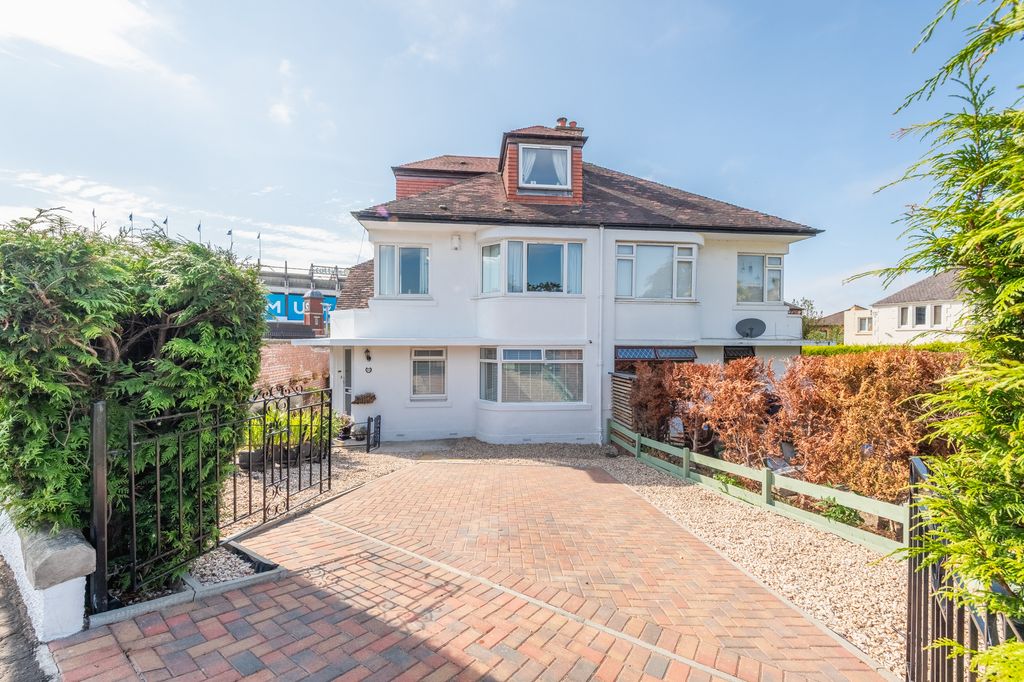 Property photo 1 of 25