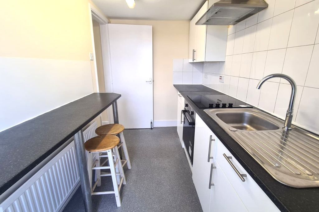 Property photo 3 of 12 Kitchen