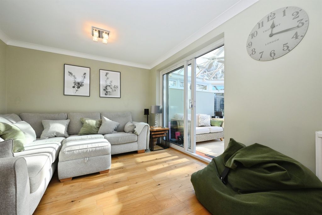 Property photo 3 of 20