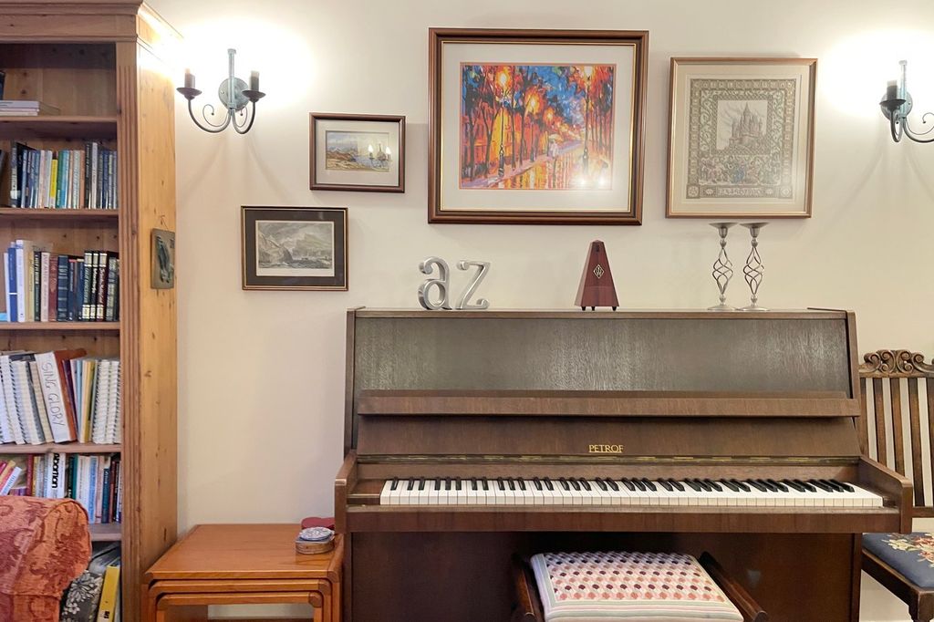 Additional image 6 of 4 bed detached house for saleSycamore Road, Farnborough GU14