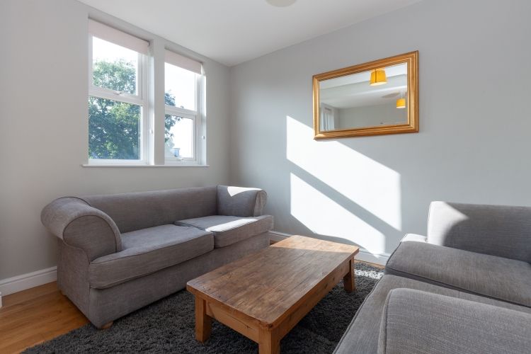 Property photo 3 of 11 Living Room