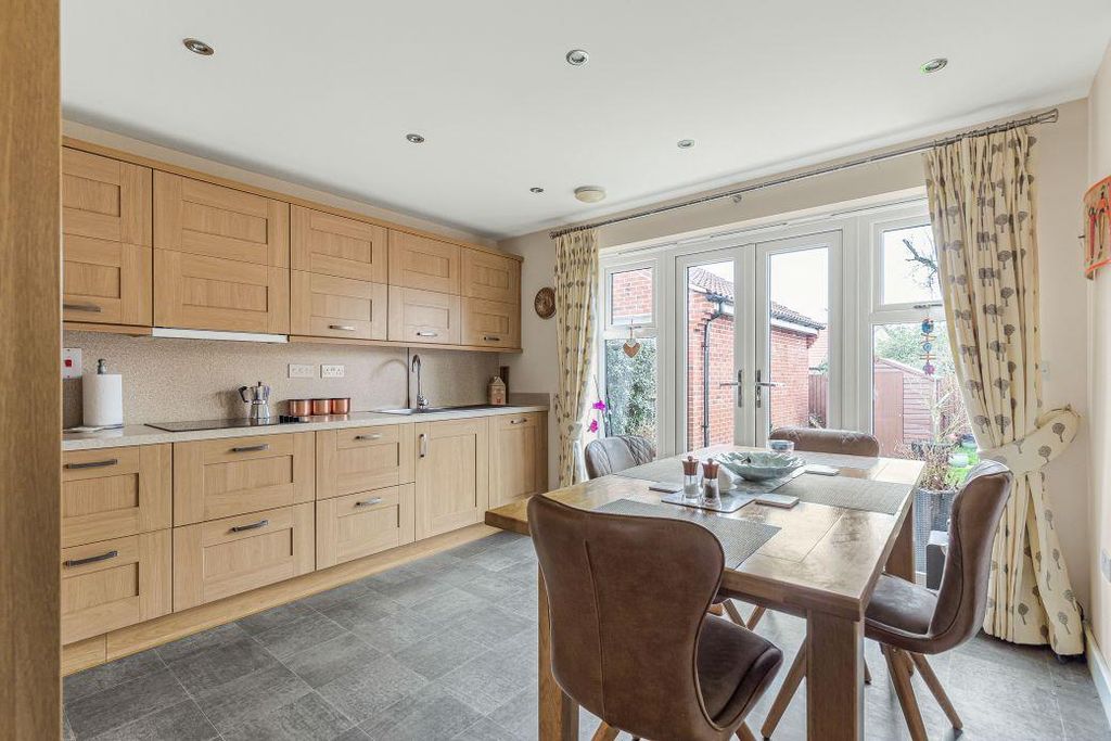 Property photo 3 of 21 13_74804.Jpg