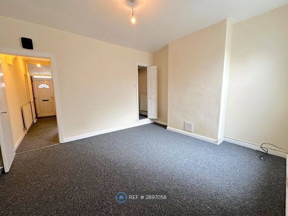 Property photo 3 of 11 Living Room 2