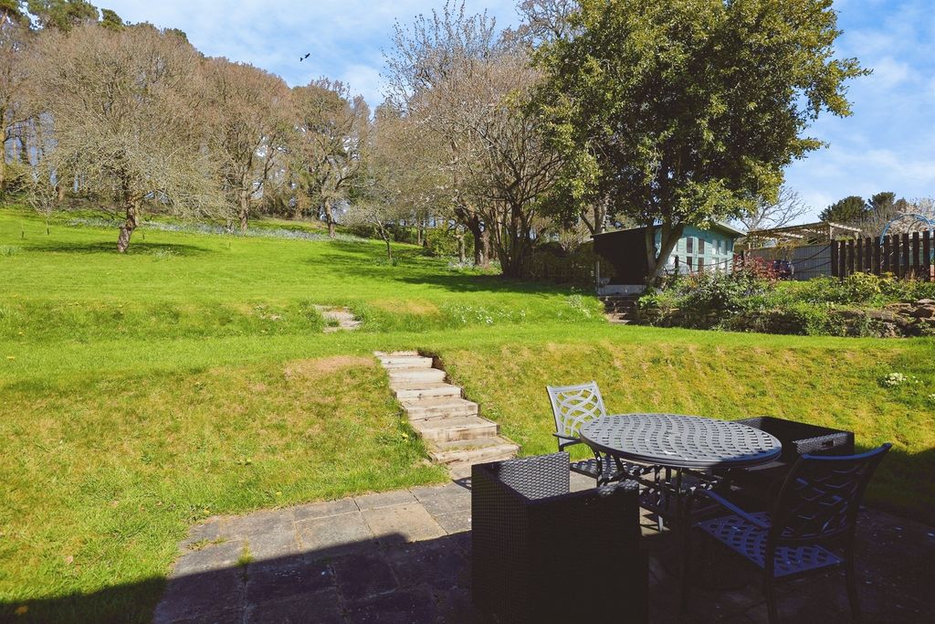 Property photo 3 of 18