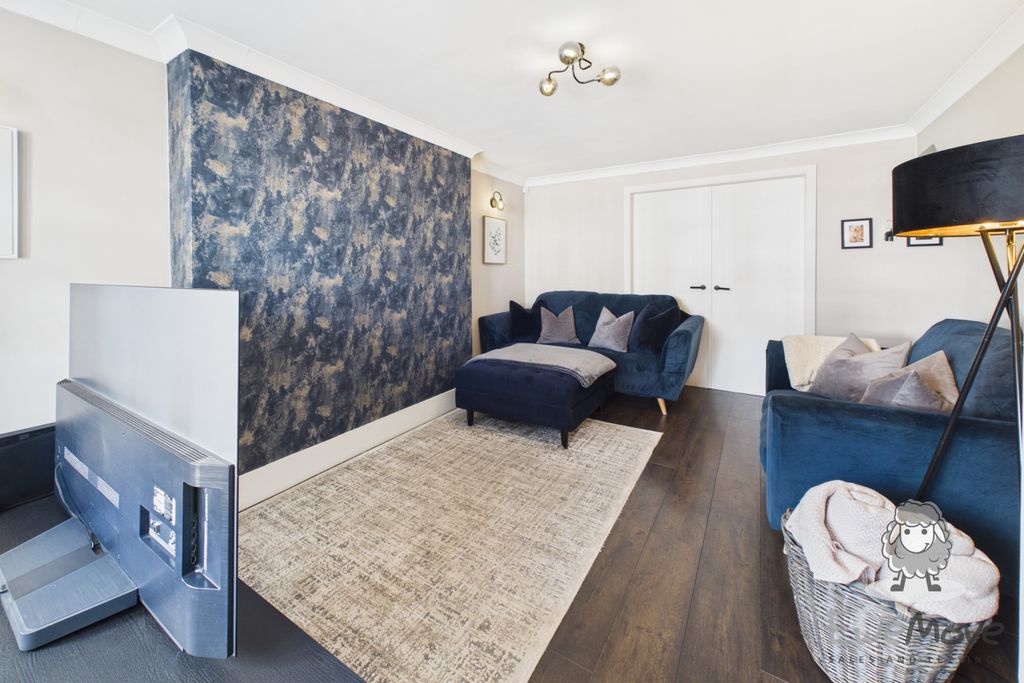 Property photo 3 of 15 17