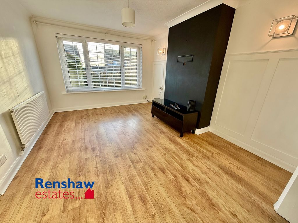 Property photo 3 of 12 L (1)