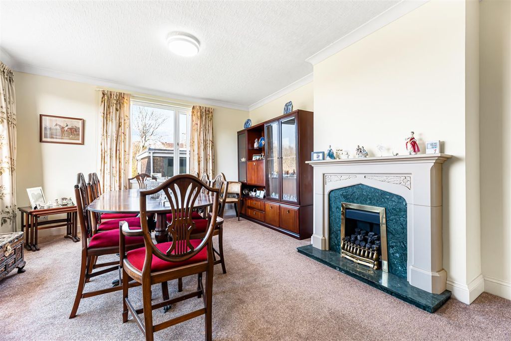 Property photo 3 of 20 Dining Room