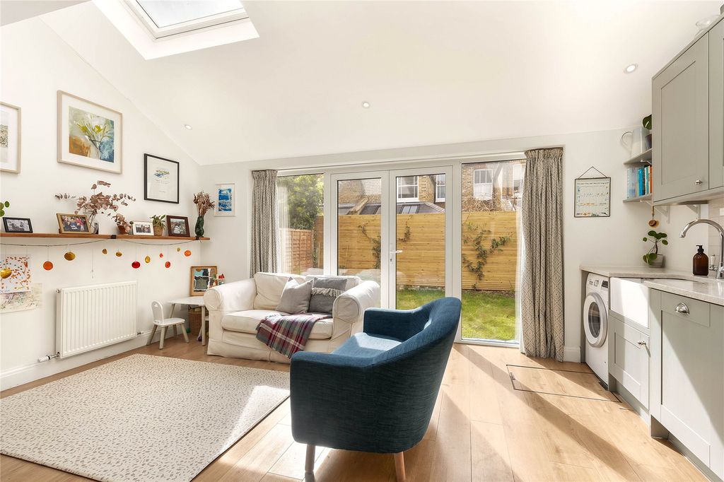 Property photo 2 of 11 Picture No. 10