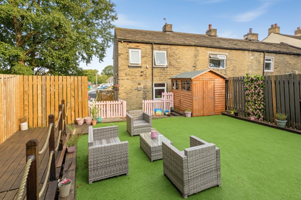 Property photo 2 of 19 12 Mount Pleasant Ewemove Brighouse (2)