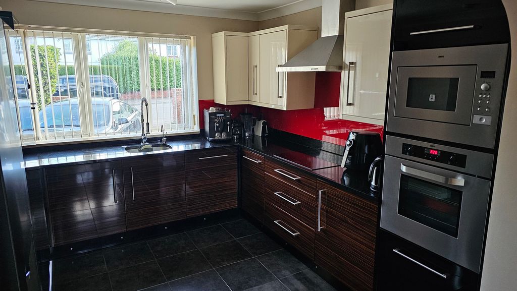 Property photo 3 of 44 Kitchen