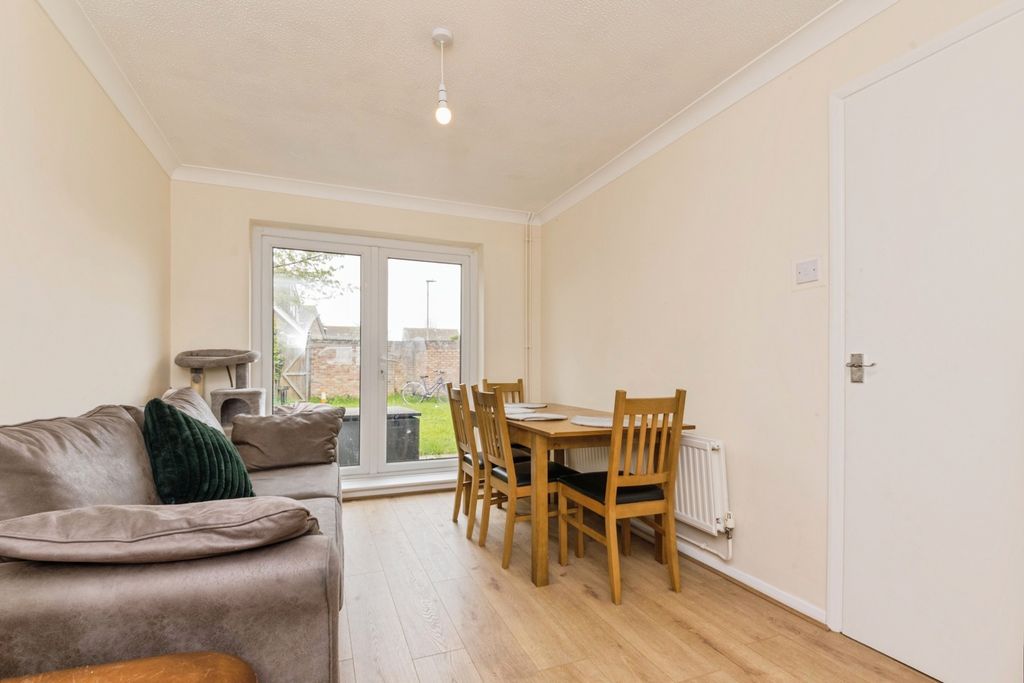 Property photo 3 of 9 Dining Room