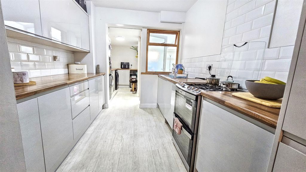 Property photo 2 of 18 20251202_140840.Jpg