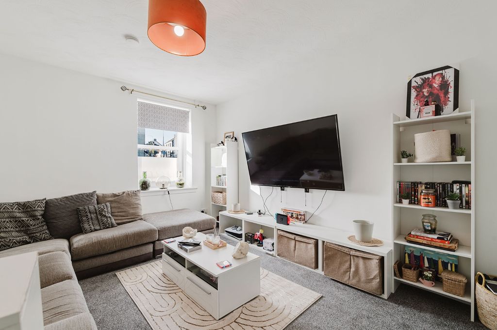 Property photo 2 of 14 5547453