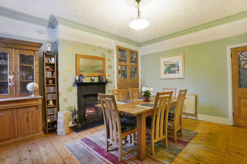 Property photo 3 of 26