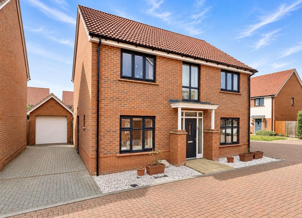 Property photo 1 of 31 12Ddcd7F-Bea5-45E8-83CE-Beadc1E12E6A.Jpg