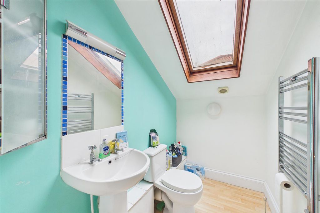 Property photo 3 of 7 Bathroom 2.Jpg