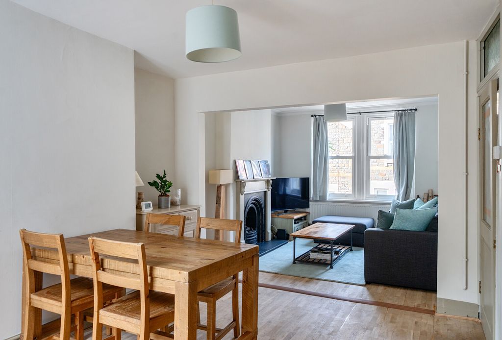 Property photo 3 of 12 Dining/Sitting Room