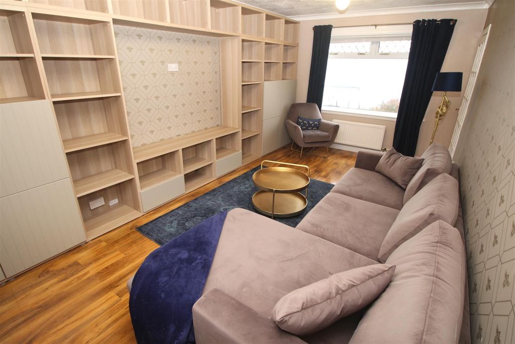 Property photo 2 of 17 Img_5863.Jpg