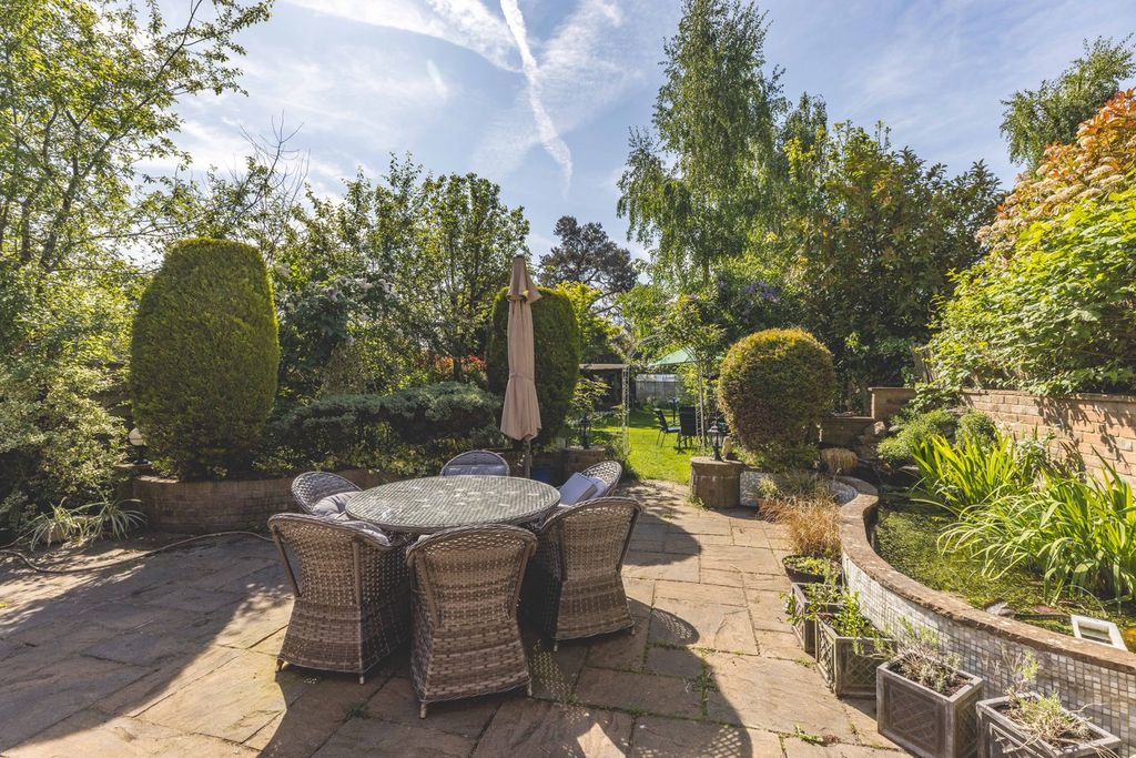 Property photo 2 of 23