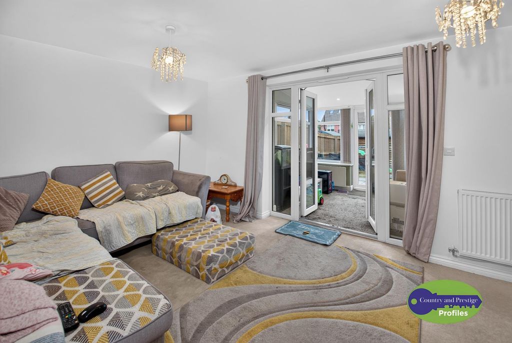 Property photo 3 of 43 34 Sansome Drive (12).Jpg