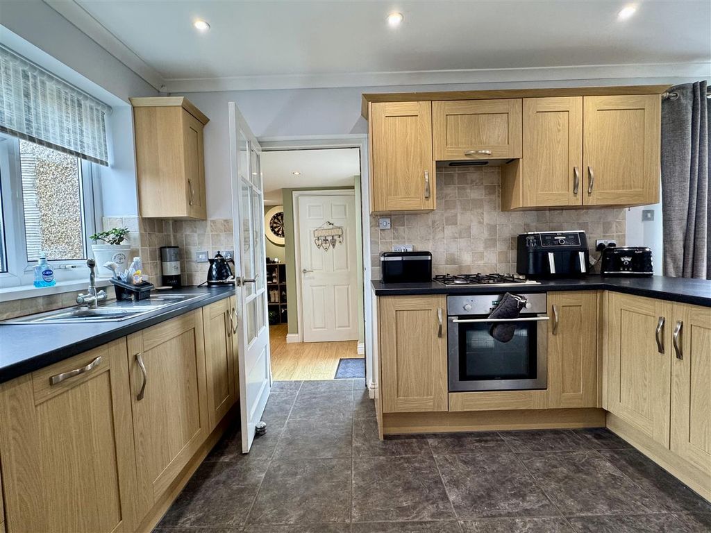 Property photo 2 of 26 Kitchen Dining Room
