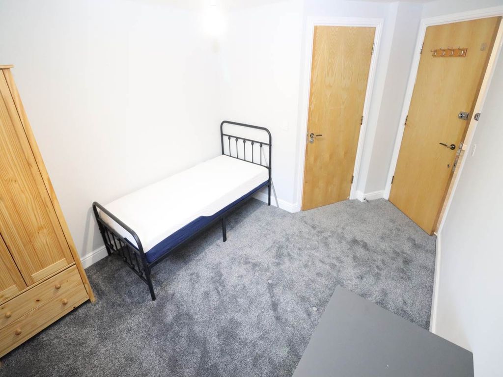 Property photo 3 of 6 567Dd33d-Ded4-42c4-B010-5d006E13Fdcc