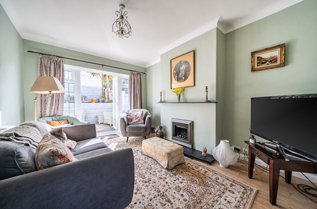 Property photo 3 of 23 1425159-8-69B193d...