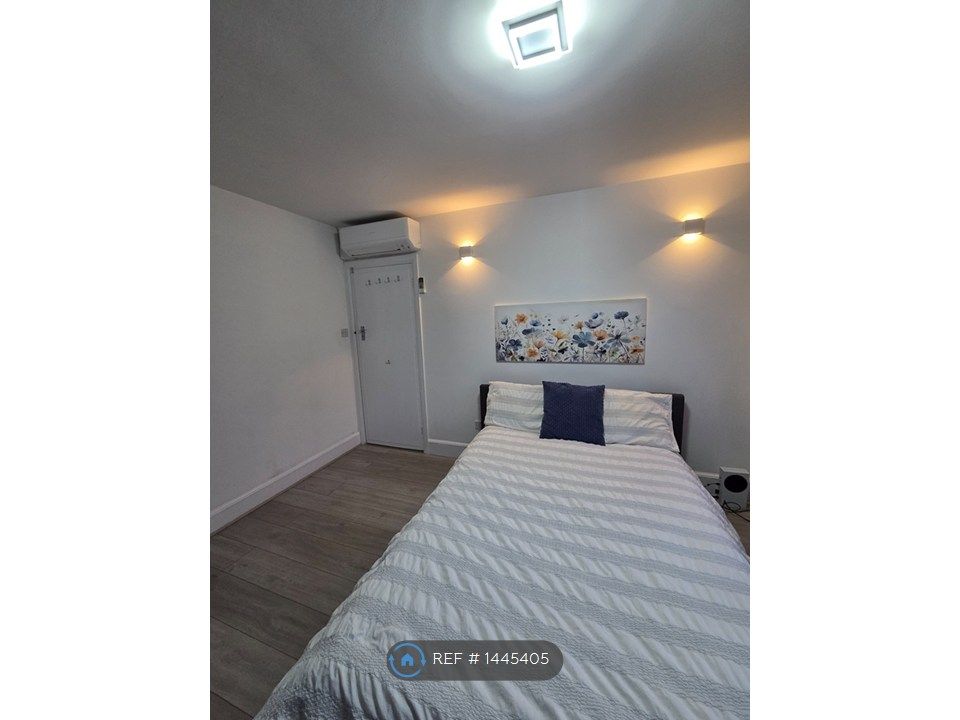 Property photo 2 of 12 Master Bedroom