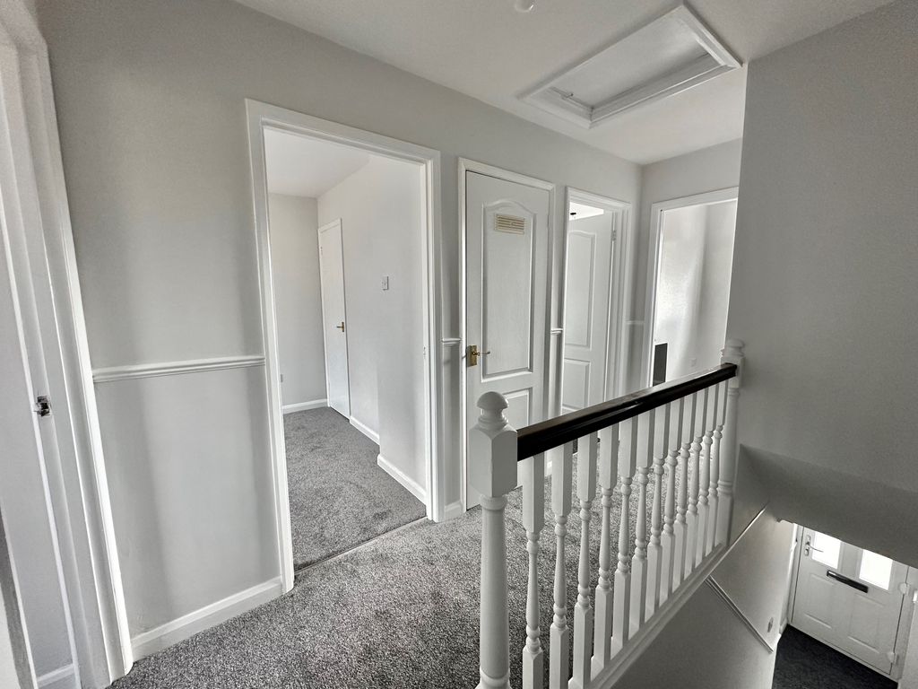 Property photo 3 of 6 Hallway