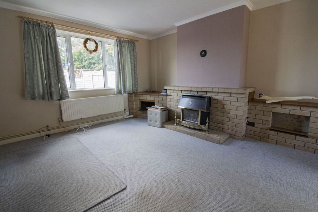 Property photo 3 of 18