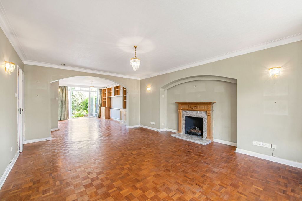 Property photo 3 of 16