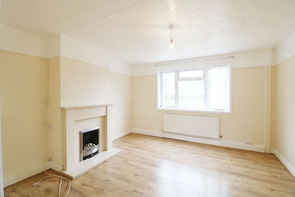 Property photo 2 of 10 Living Room