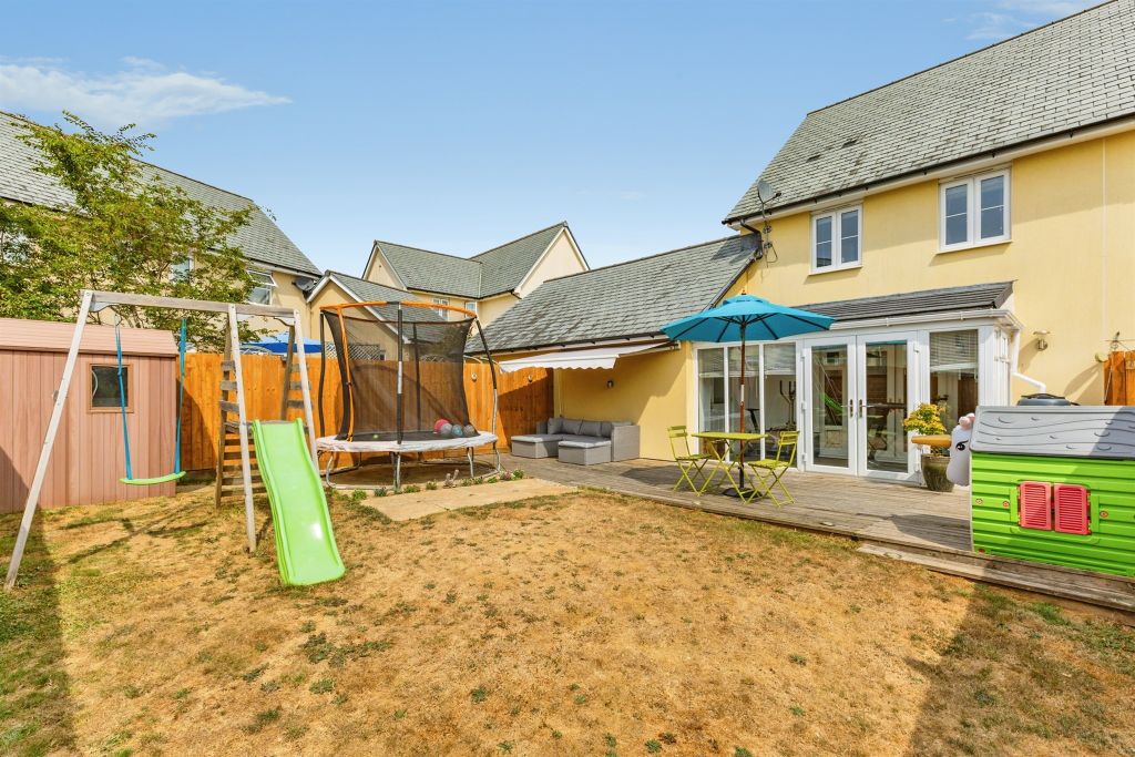 Property photo 2 of 28