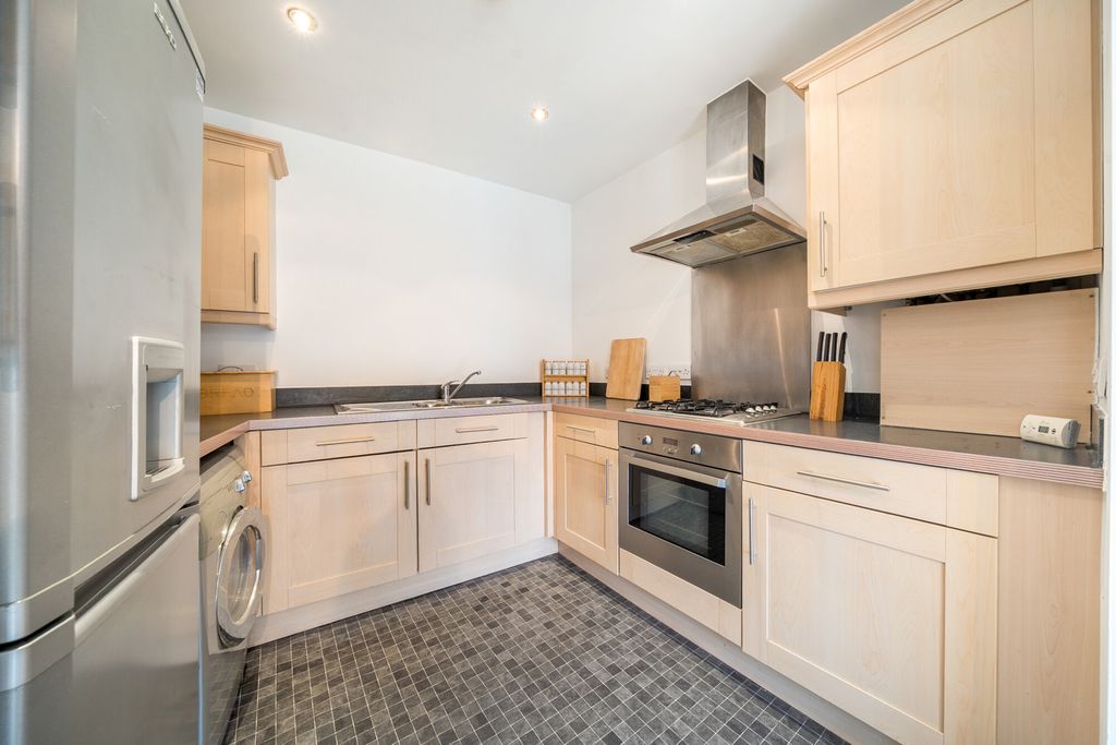 Property photo 3 of 21 1470847-10-6A2033...