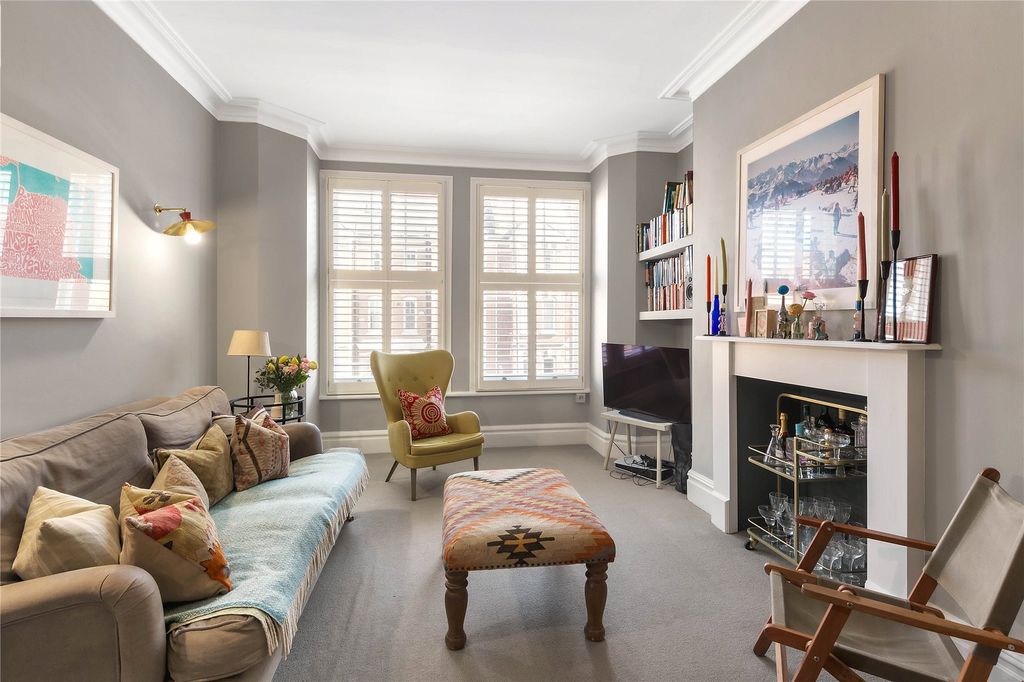 Property photo 2 of 8 Picture No. 11