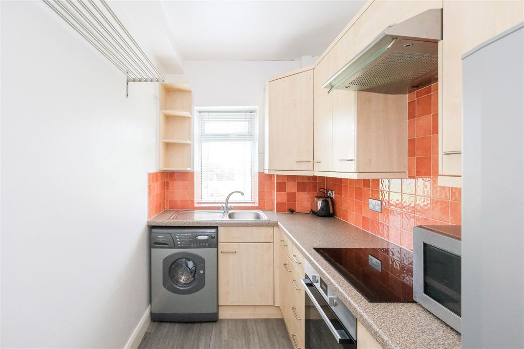 Property photo 3 of 12 47 Malford Court-5.Jpg