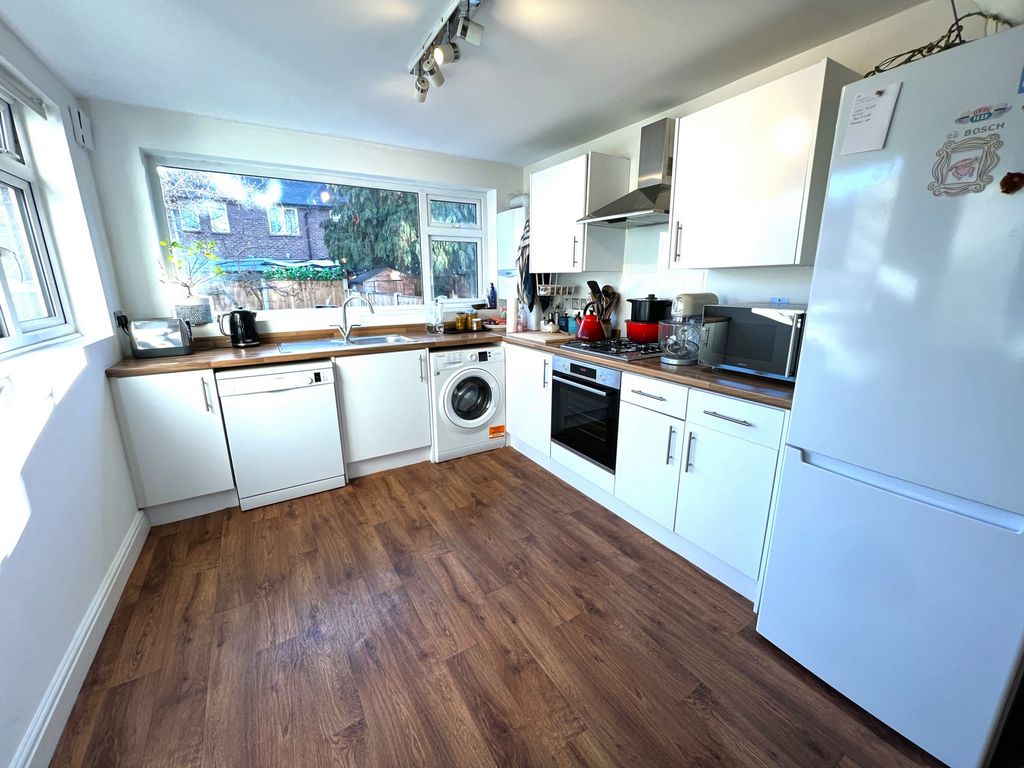 Property photo 2 of 19 Photo 7