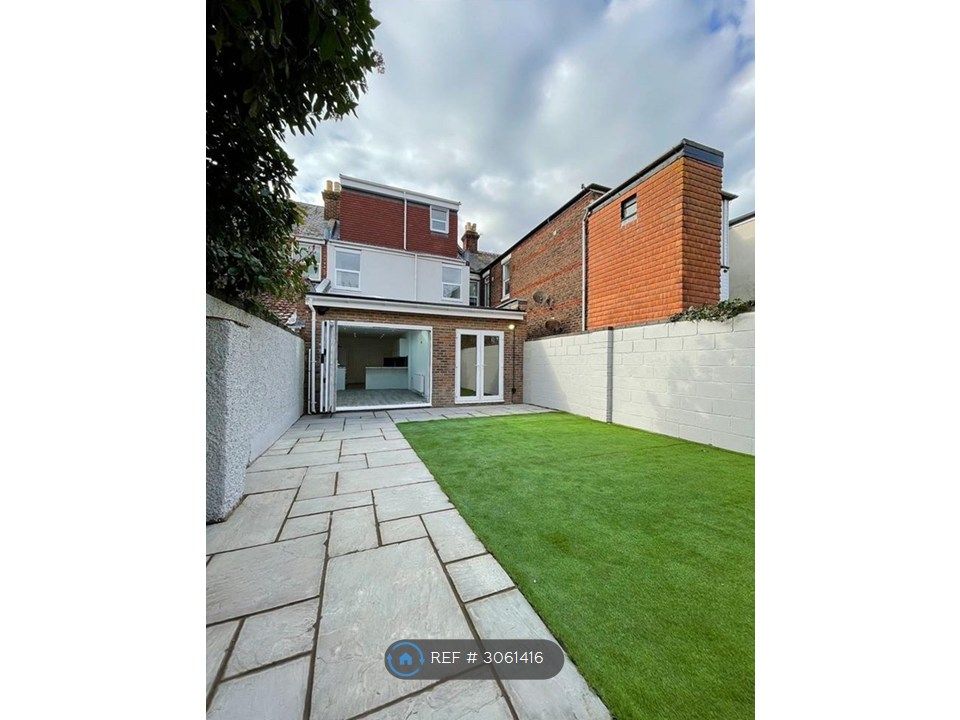 Property photo 3 of 11