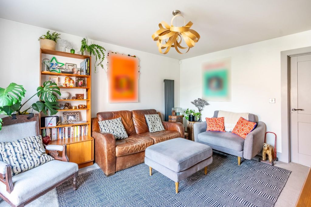 Property photo 3 of 20 Living Room