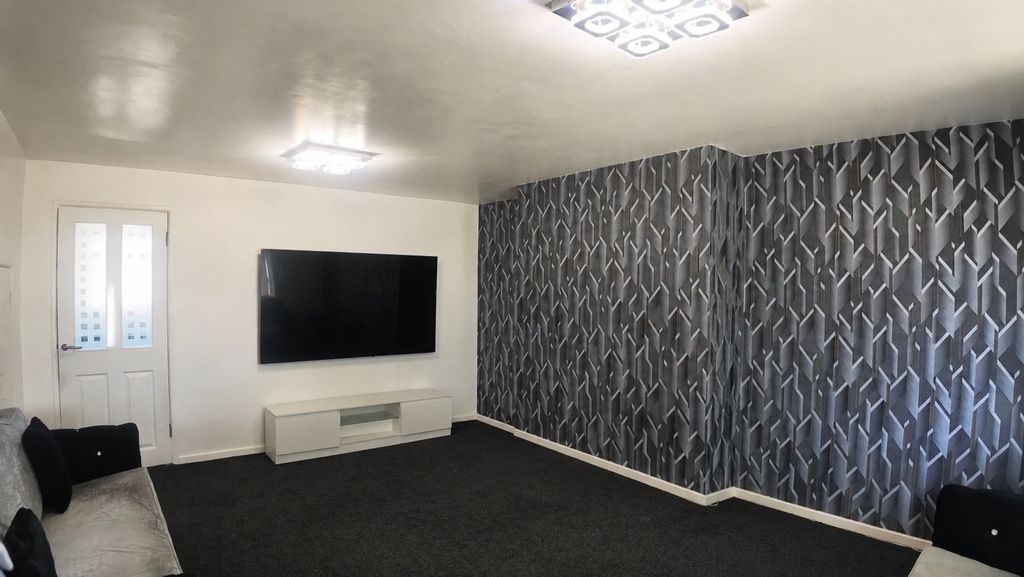 Property photo 2 of 10 Lounge